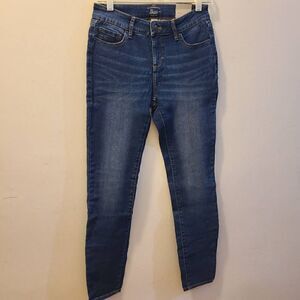 G.H Bass & co women contour Fit Skinny Fit Jeans Size 2